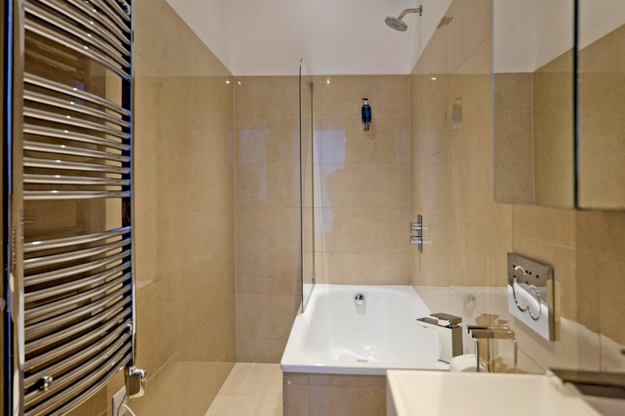Imperial Liverpool Street Apartments London Exterior photo