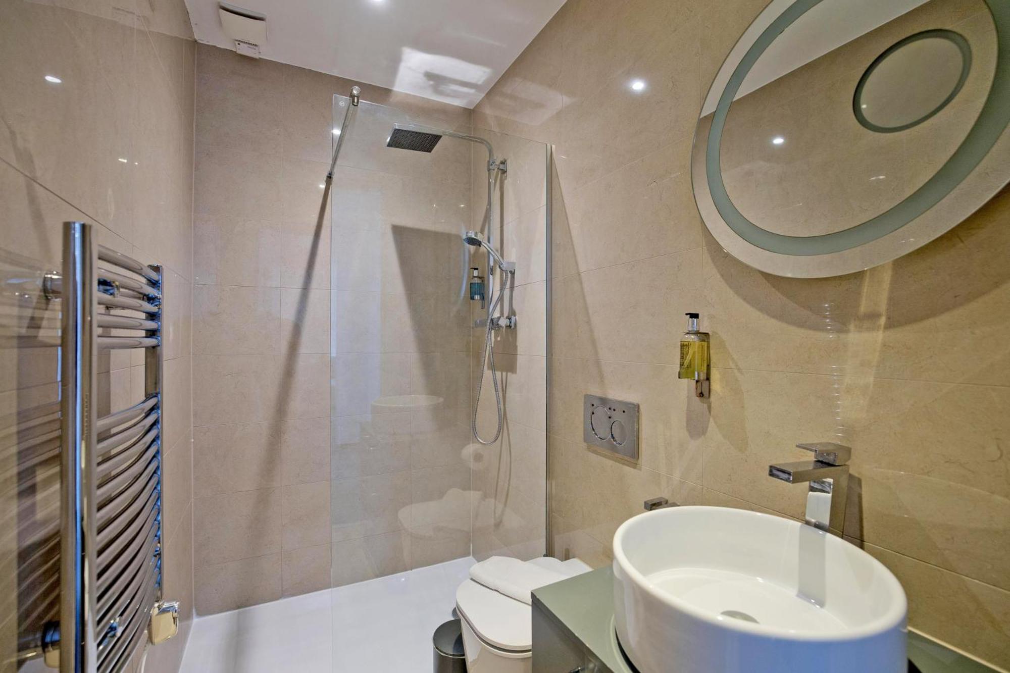 Imperial Liverpool Street Apartments London Exterior photo